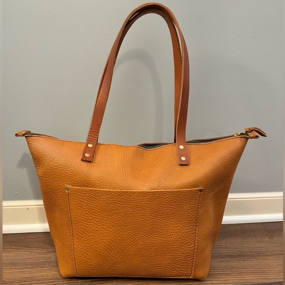 Portland Leather Large zippered tote in Dune.